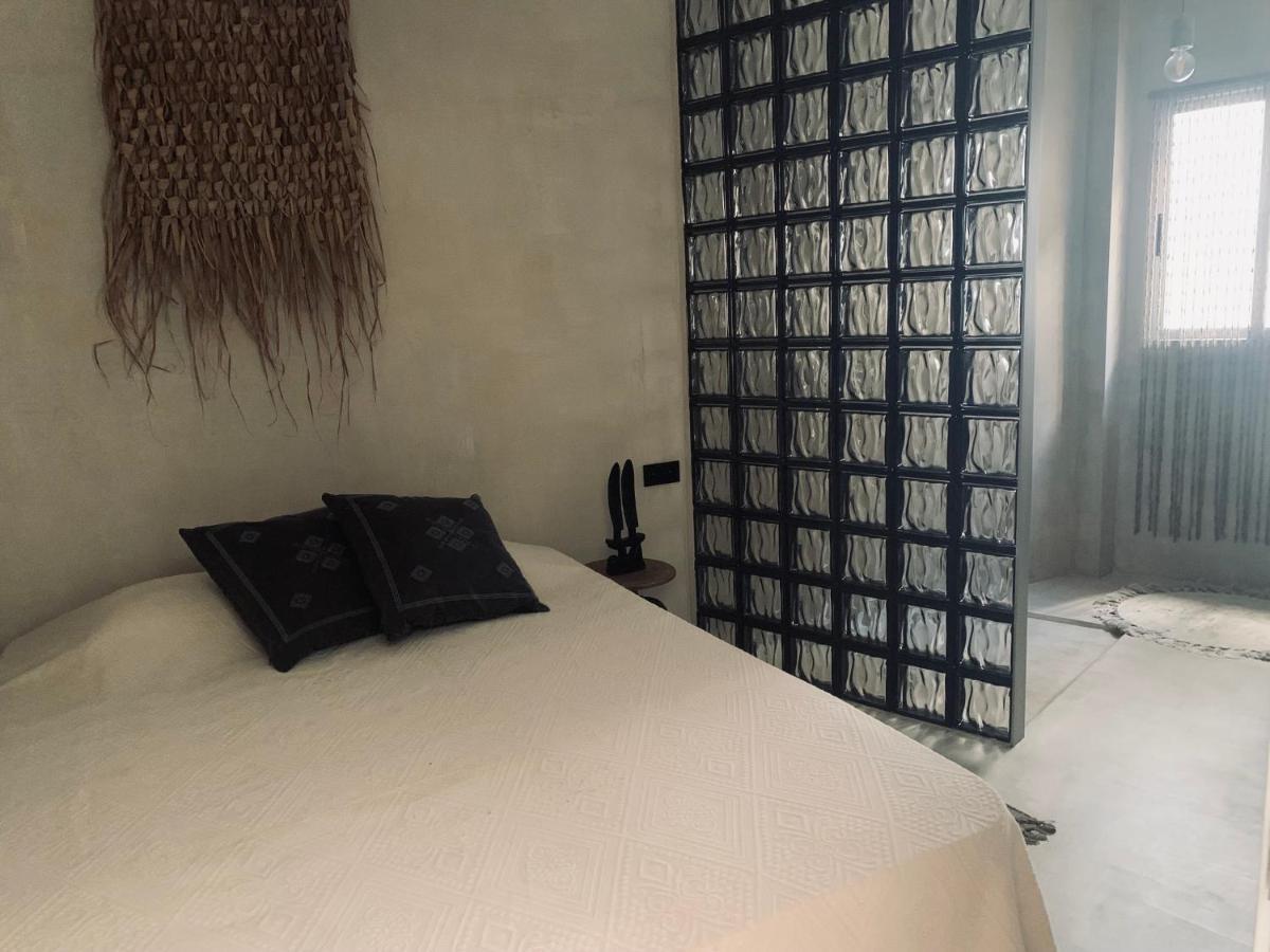 Spacious, Light & Cozy With Ocean Views Apartament